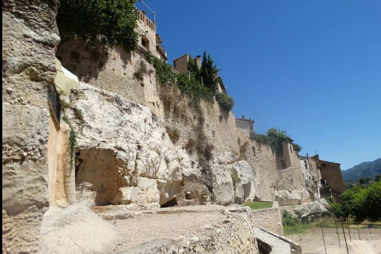 Descubre Bocairent: Viaje al Esplendor MedievalDesde Valencia: Excursión a Bocairent