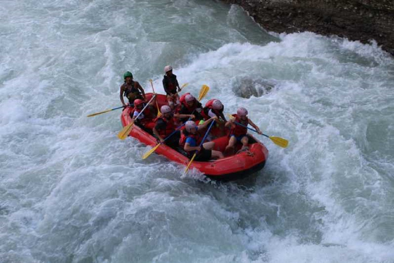 Aventura de rafting no rio Seti: Emoção de meio dia saindo de Pokhara