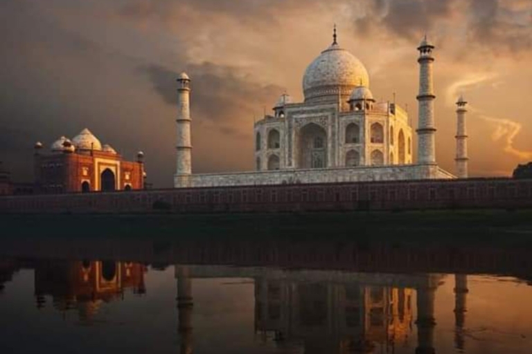 Desde Delhi: Excursión Exclusiva al Amanecer del Taj Mahal y al Fuerte de AgraExcursión con coche con aire acondicionado, conductor y guía turístico