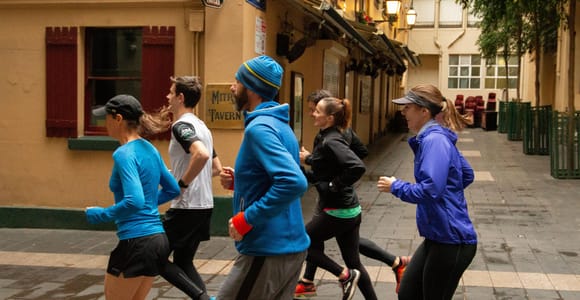 Melbourne: Laneways Discovery 8km Running Tour with Coffee