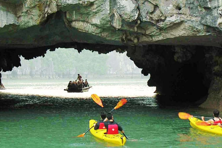 Hanoi: Ein-Tages-Kreuzfahrt durch die Halong-Bucht mit Mittagessen und TransferAb Hanoi: Halong Bucht Deluxe Rundreise auf Kreuzfahrt