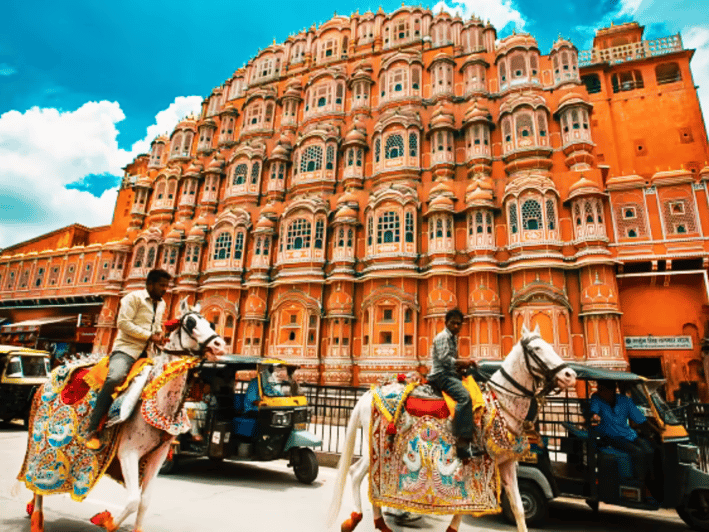 Cultural Walking Tour of Jaipur with Snacks