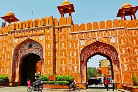 Heritage Walking Tour of Jaipur with Food Tasting
