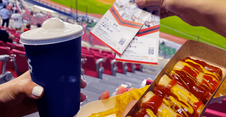 Seoul: Jasmil Baseball Stadium Game Ticket with Dinner/Beer