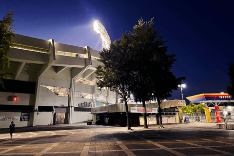 Ver un partido de béisbol en Seúl y experimentar la comida local