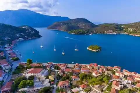 Kefalonia: Ithaca Private Day Trip with Ferry Tickets