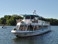 From Malchow, 5-lake Trip to Waren - Housity