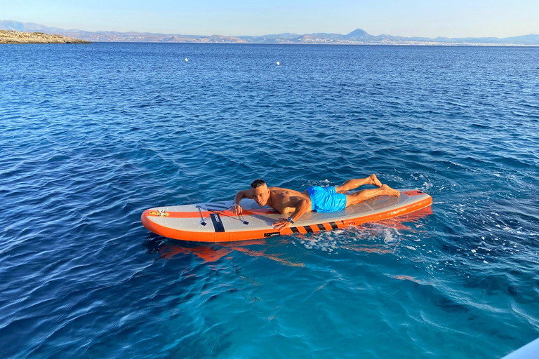 Heraklion: Passeio de catamarã ao pôr do sol com jantar e bebidasHeraklion: Cruzeiro de catamarã no final da tarde para Dia e jantar