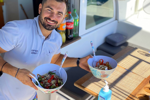 Heraklion: Katamarankryssning i solnedgången med middag och dryckHeraklion: Katamarankryssning till Dia och middag