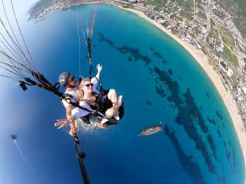 Alanya: Tandem Paragliding Flight to Cleopatra Beach