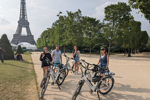 Paris: Afternoon E-Bike Guided Small Group Tour