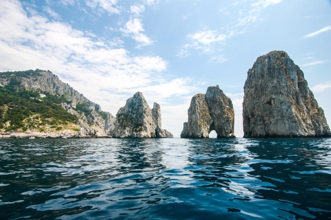 Desde Sorrento: Excursión privada de un día en barco por Capri