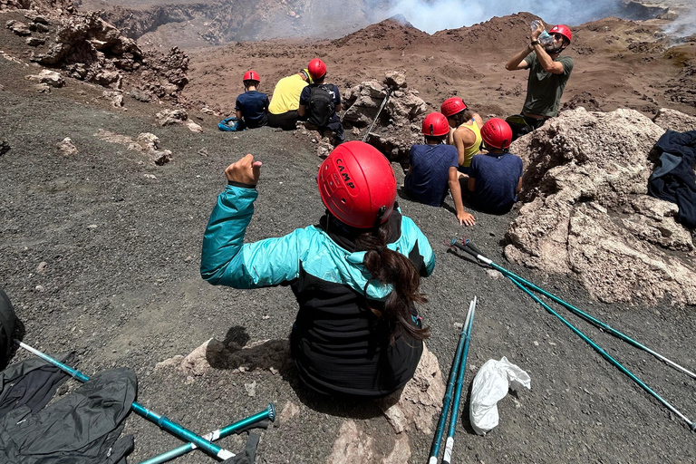 Etna: Krater Centralny (3340 m n.p.m.) z kolejką linową i jeepemEtna: wycieczka do krateru centralnego (3340)
