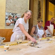 Milan: Pasta and Tiramisu Cooking Class with Wine