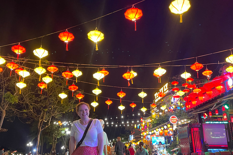 Descubre la ciudad antigua de Hoi An por la nocheDescubre Hoi An de noche