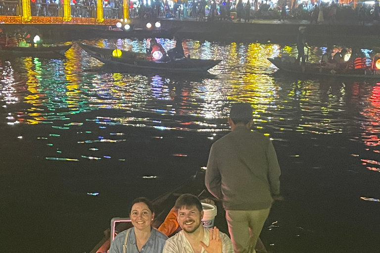 Descubre la ciudad antigua de Hoi An por la nocheDescubre Hoi An de noche