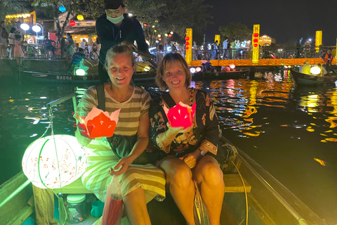 Descubre la ciudad antigua de Hoi An por la nocheDescubre Hoi An de noche