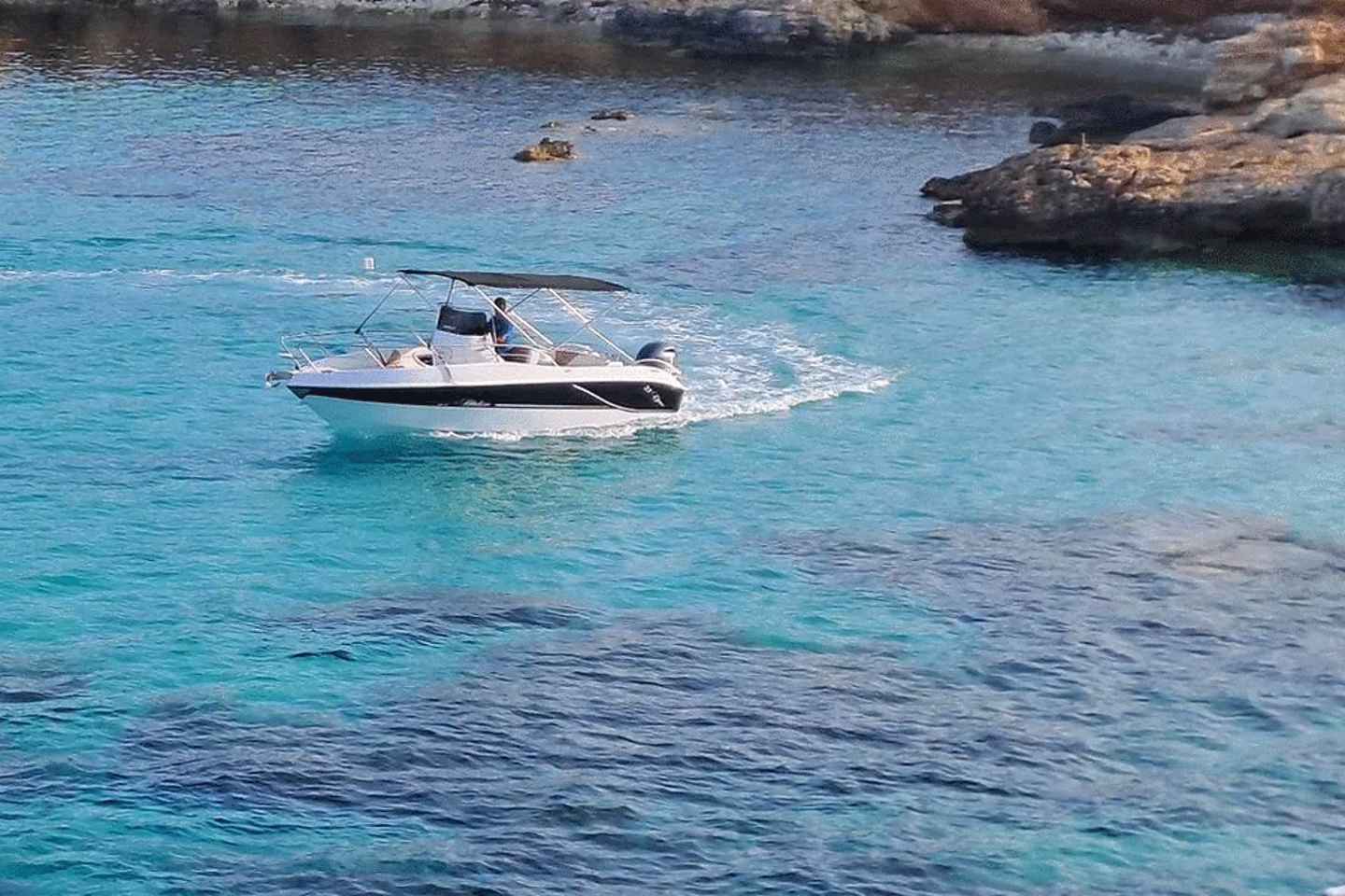Half day - 4 hours Comino, Blue Lagoon up to 12 guests