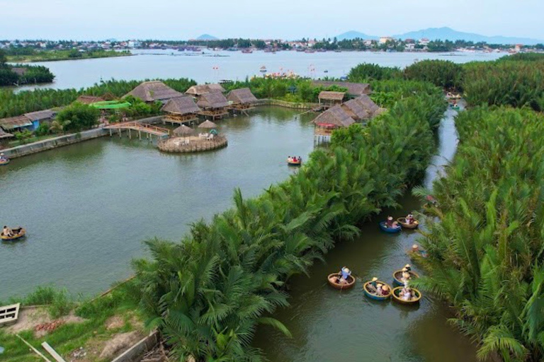 Passeio de barco em Ba Tran Basket e refeições vietnamitas