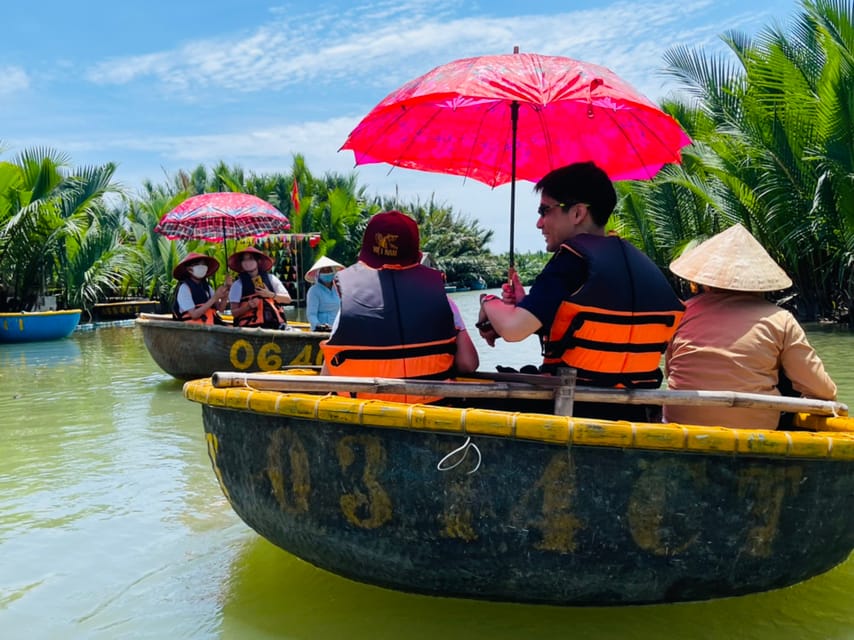 Ba Tran Mandje Boot Varen Vietnamese Maaltijden Getyourguide