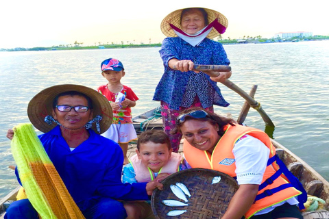 Passeio de barco em Ba Tran Basket e refeições vietnamitas