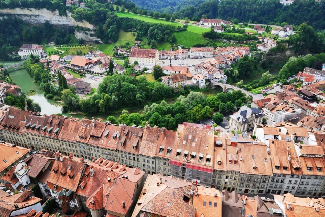 Visit Fribourg - Old Town Historic Guided tour in Neuchâtel