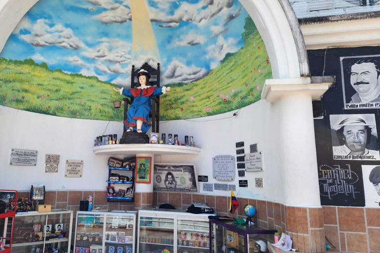 Medellín: Tour Pablo Escobar Group and Economic