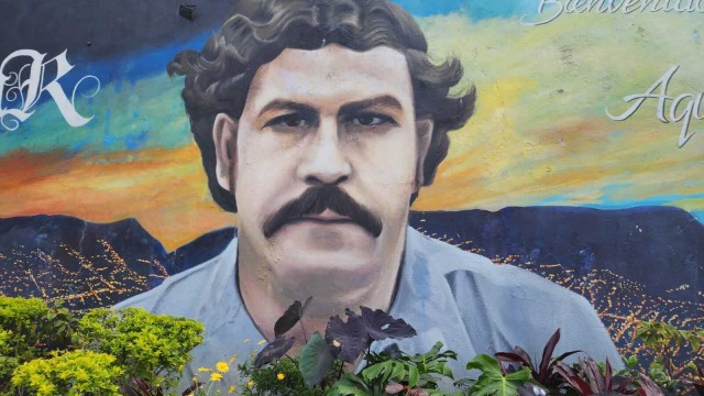 Visit Medellín Tour Pablo Escobar Group and Economic in Medellin