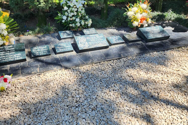 Medellín: Tour Pablo Escobar Group and Economic