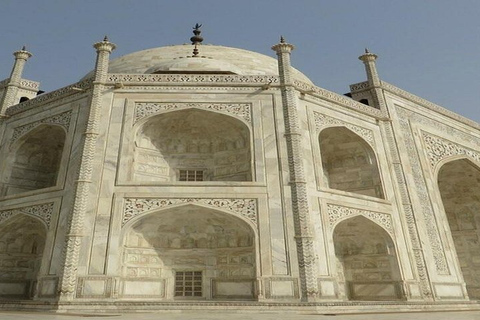 Delhi: Tour del Taj Mahal con ingresso saltato e trasferimento in hotelTaj Mahal con biglietto d&#039;ingresso + guida turistica + trasferimento