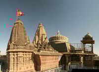 Transfert privé de Jodhpur à Jaisalmer avec le temple d'Osian - Housity