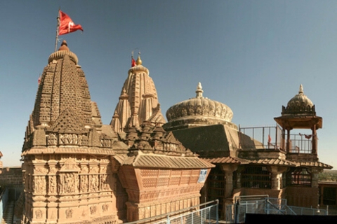 privétransfer van jodhpur naar jaisalmer met osian-tempel
