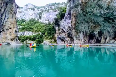 Excursión guiada en kayak de 3 horas por Entremon-El Grado.