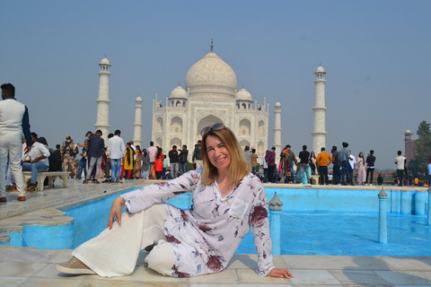 Visite guidée privée du Taj Mahal depuis Delhi avec billetsVisite guidée privée d'Agra depuis Delhi avec billets