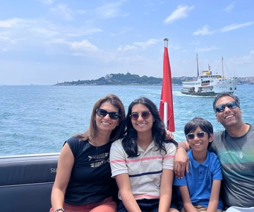 Istanbul: Bosphorus Cruise with Stopover on the Asian Side