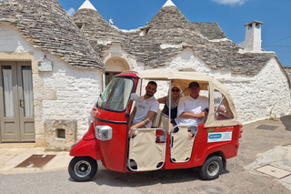 Alberobello: Private Tuk Tuk Tour with Audio Guide