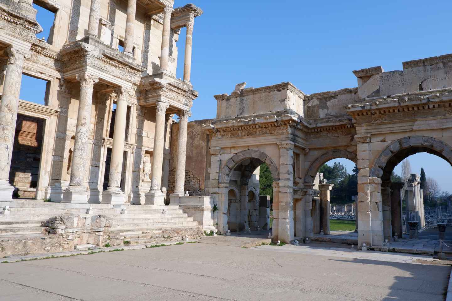 库萨达斯港出发：以弗所精华游