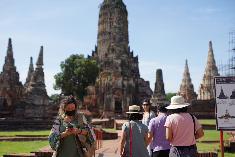 From Bangkok: Ayutthaya Historical Day Tour by Bus Groove at Central World Meeting Point