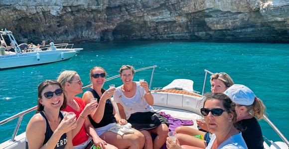 Polignano a Mare: Speedboat Cruise to Caves with Aperitif