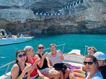 Polignano a Mare: Speedboat Cruise to Caves with Aperitif