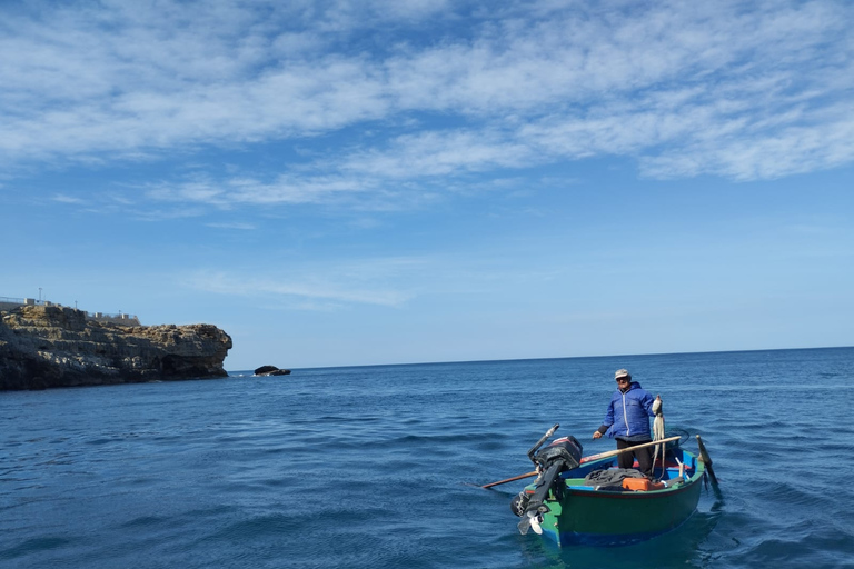 Polignano a Mare: Crucero en lancha rápida a las cuevas con aperitivoCrucero en grupo