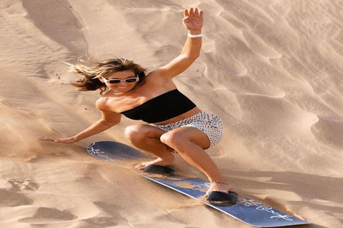 Excursion d'une demi-journée à Agadir dans le désert du Sahara à dos de chameau et en planche à sable