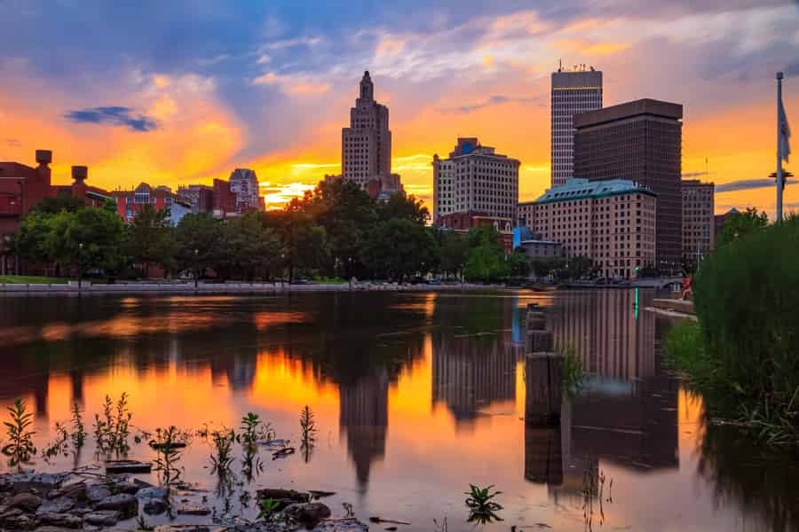Flusskreuzfahrten in der Dämmerung in Providence, RI. Foto: GetYourGuide
