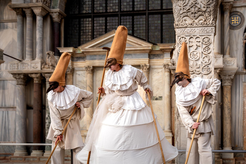 Venice With Professional Photographer Express Photoshoot in Rialto