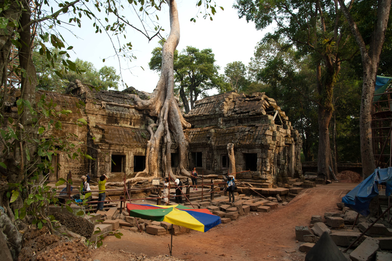 Angkor Wat: piccolo circuito in auto con guida ingleseTour in piccolo circuito con tramonto in auto e guida inglese