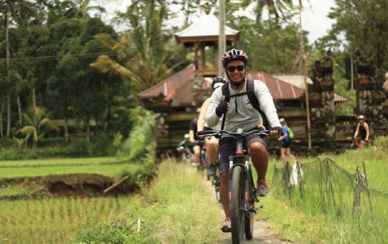 Downhill Cycling Tour Ubud Through Jungle and Rice Terrace