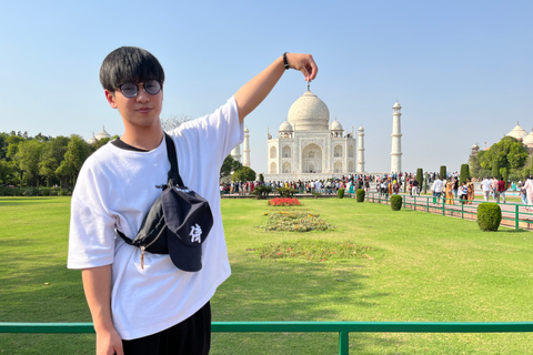 From Delhi: Taj Mahal &amp; Agra Private Day Trip with TransferFrom Delhi- Car with Driver and private Tour Guide