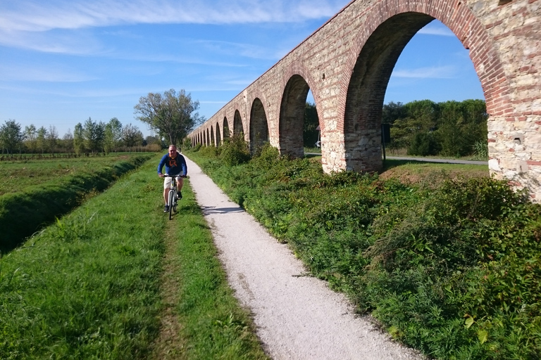 From Pisa to Lucca along Puccini cycling path Pisa: Self-Guided Tour to Lucca with E-bike