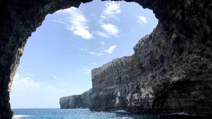 Gozo: 20-minütige Höhlentour und Stopp in der Blauen Lagune