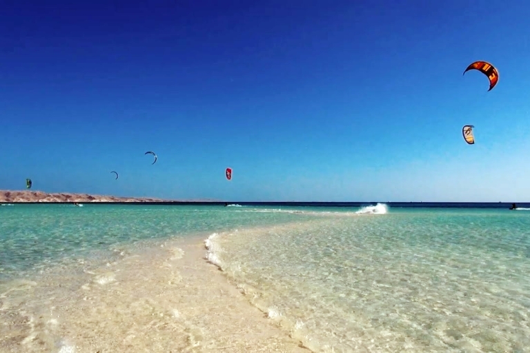 Hurghada: snorkeltrip en parasailen met lunch en drankjes